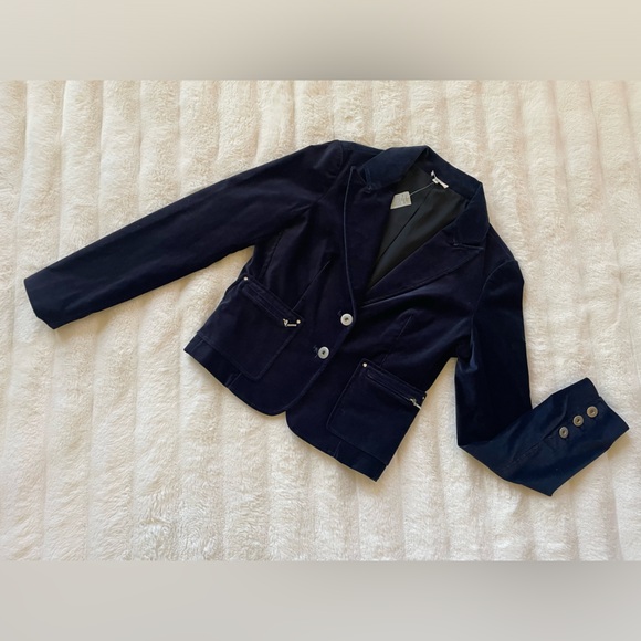 Cache Jacket. - Picture 1 of 9